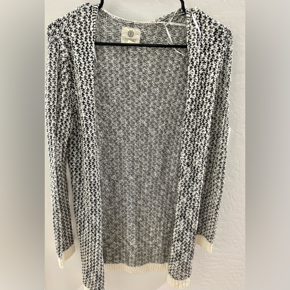 NEW WITHOUT TAGS Element size medium cardigan